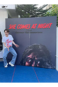 《She Comes At Night》封面