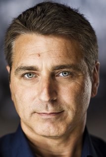卡洛·厄萨吉安 Carlo Essagian照片