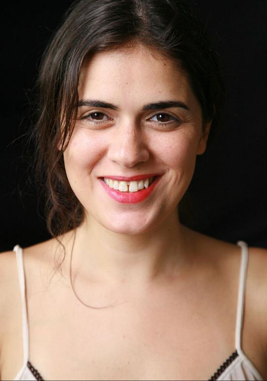 米娜·厄兹林·萨格迪奇 Mina Özlem Sagdiç照片