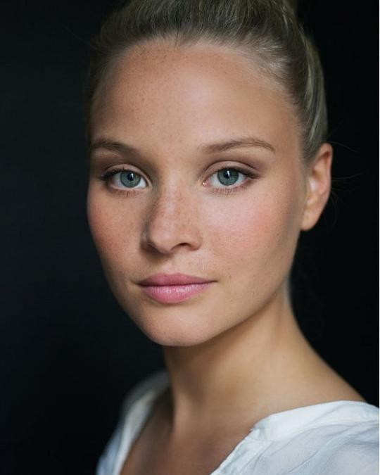 桑雅·杰哈特 Sonja Gerhardt照片