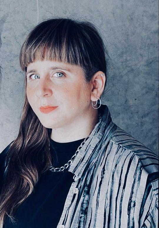 米里·伊恩·戈辛 Miri Ian Gossing照片