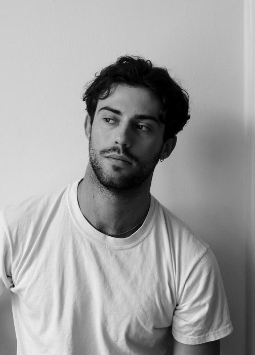 艾伦·阿尔塔拉斯 Aaron Altaras照片