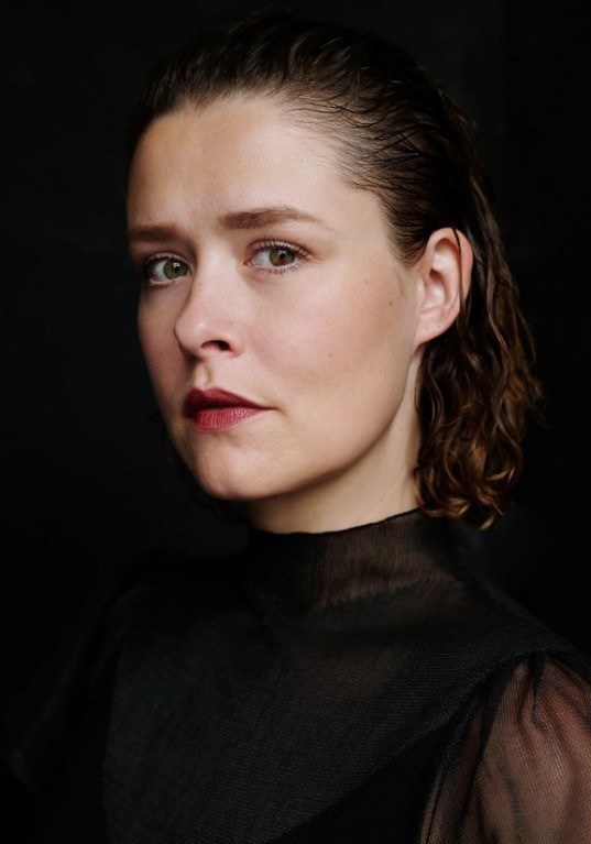 劳拉·路易莎·加德 Laura Louisa Garde照片