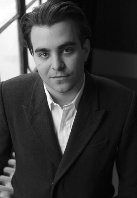 尼古拉斯·亚雷茨基 Nicholas Jarecki照片