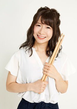 mika照片