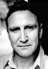 马克·麦克盖恩 Mark McGann照片