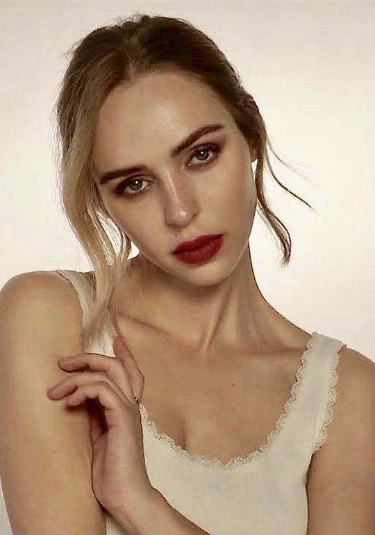 尤利娅·阿碧丝 Yuliya Abiss照片