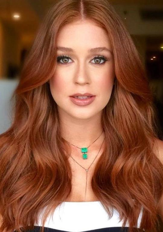 玛丽娜·辉·巴尔博萨 Marina Ruy Barbosa照片