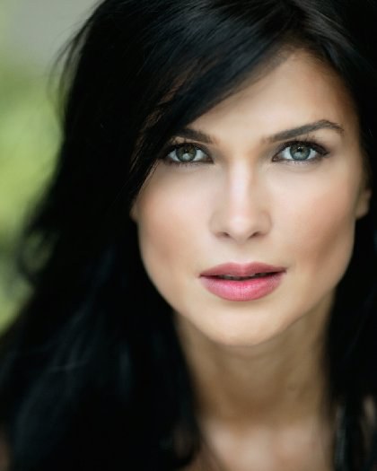 莫妮卡·伯尔勒德阿努 Monica Barladeanu照片