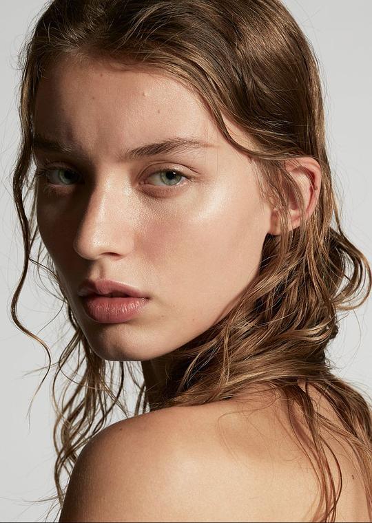 茱莉雅·蒙萨 Giulia Maenza照片