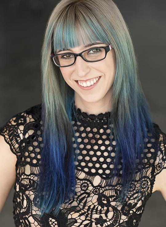 Erika Harlacher照片