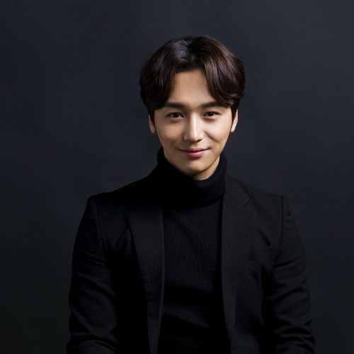 卞约汉 Yo-han Byun照片
