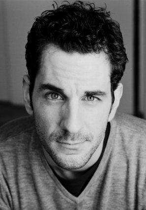 阿隆·艾布拉姆斯 Aaron Abrams照片