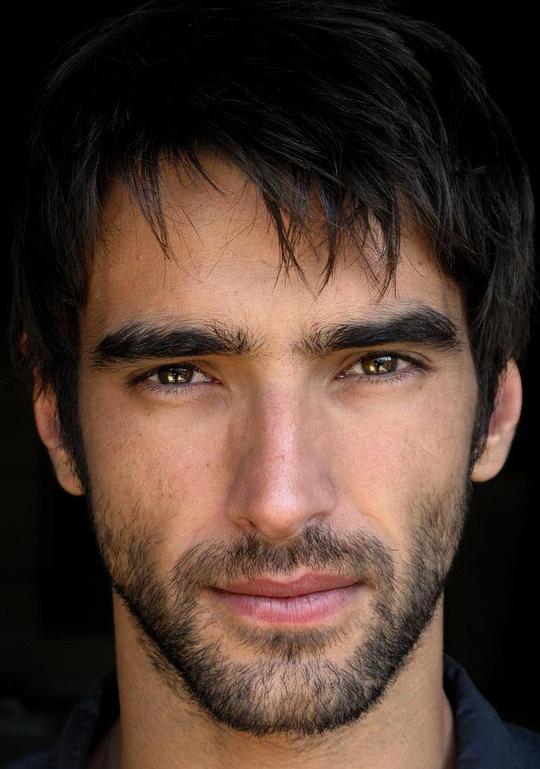 埃托尔·卢纳 Aitor Luna照片