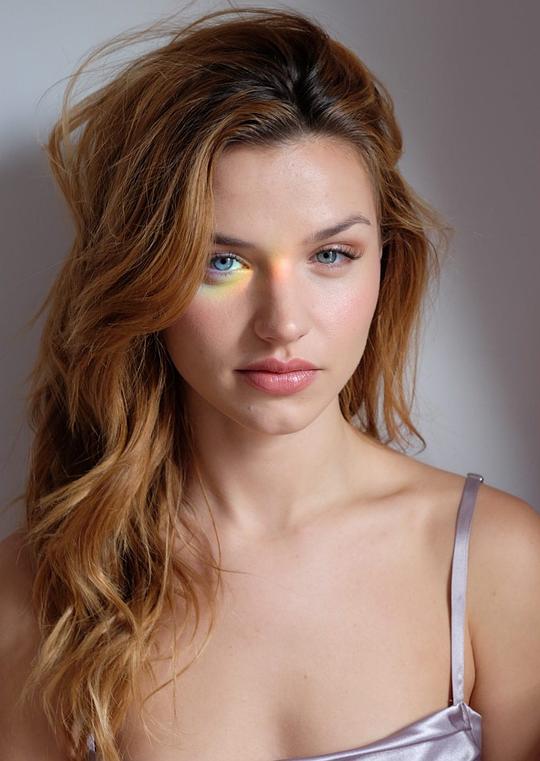 米蕾拉·巴里克 Mirela Balic照片
