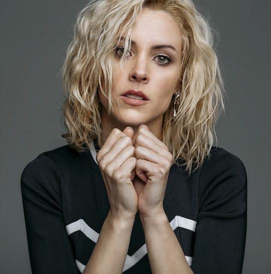 玛吉.斯班多斯 Maggie Civantos照片