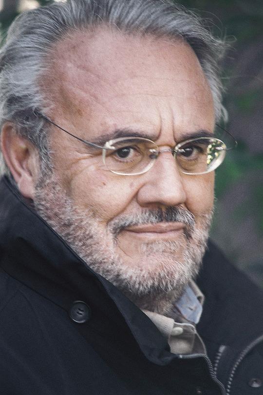 曼努埃尔·古铁雷斯·阿拉贡 Manuel Gutiérrez Aragón照片