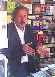 胡利奥·亚马萨雷斯 Julio Llamazares照片