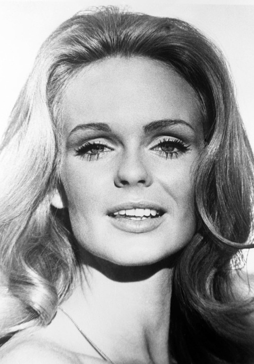 琳达·戴·乔治 Lynda Day George照片