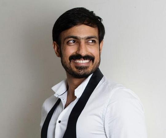 哈里什·乌达曼 Harish Uthaman照片