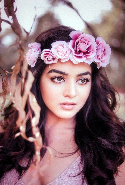 瓦米恰·嘉碧 Wamiqa Gabbi照片