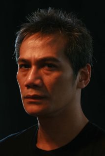 蒂奥·帕库苏德沃 Tio Pakusodewo照片