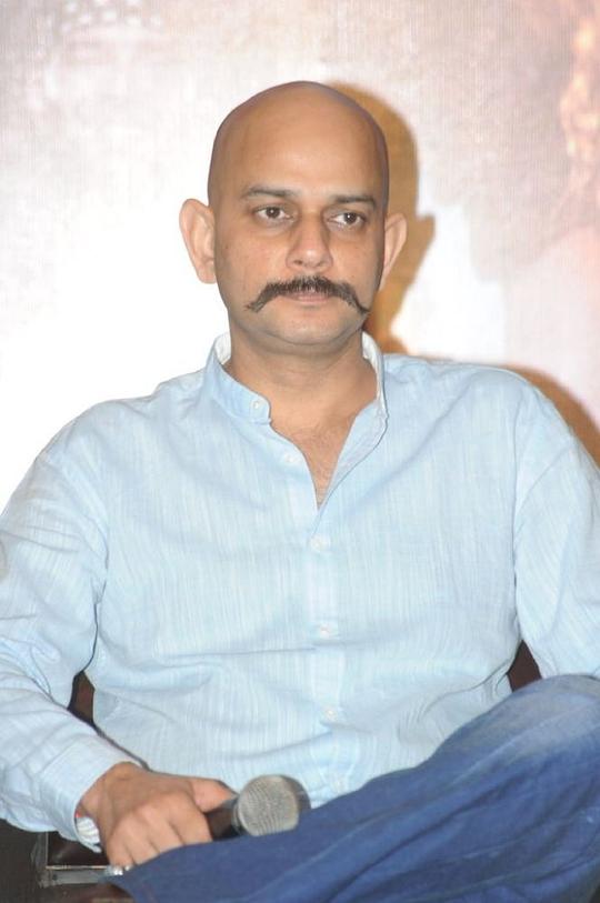 维贾伊·克利须那·阿查里雅 Vijay Krishna Acharya照片