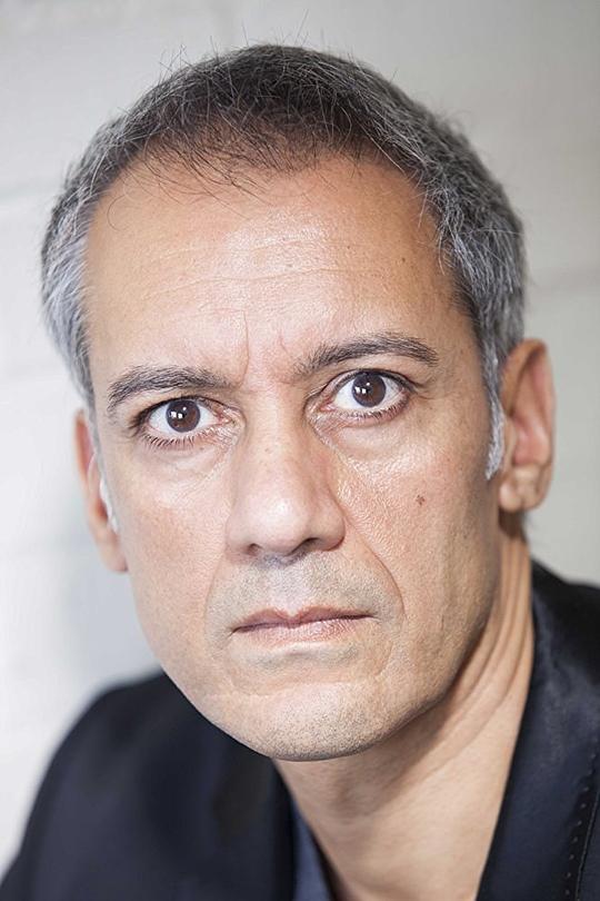 坦维尔·加尼 Tanveer Ghani照片
