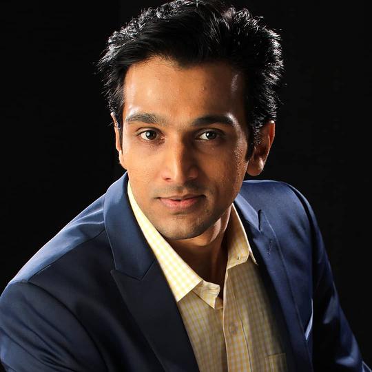 普拉蒂克·甘地 Pratik Gandhi照片
