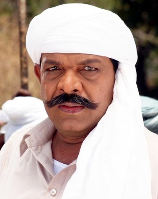 Govind Namdeo照片