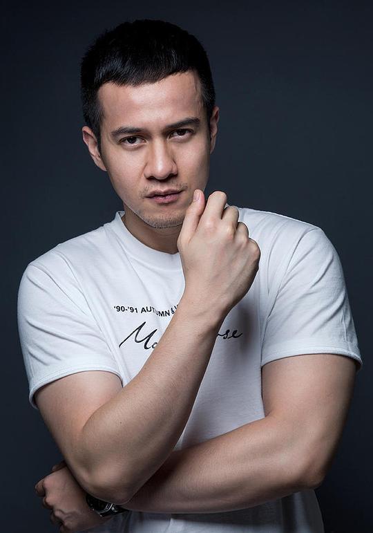 Herjunot Ali照片