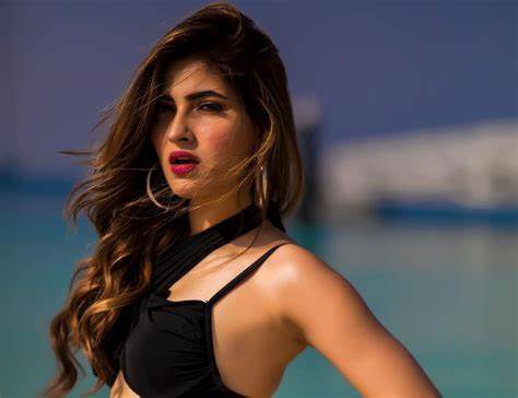 Karishma Sharma照片