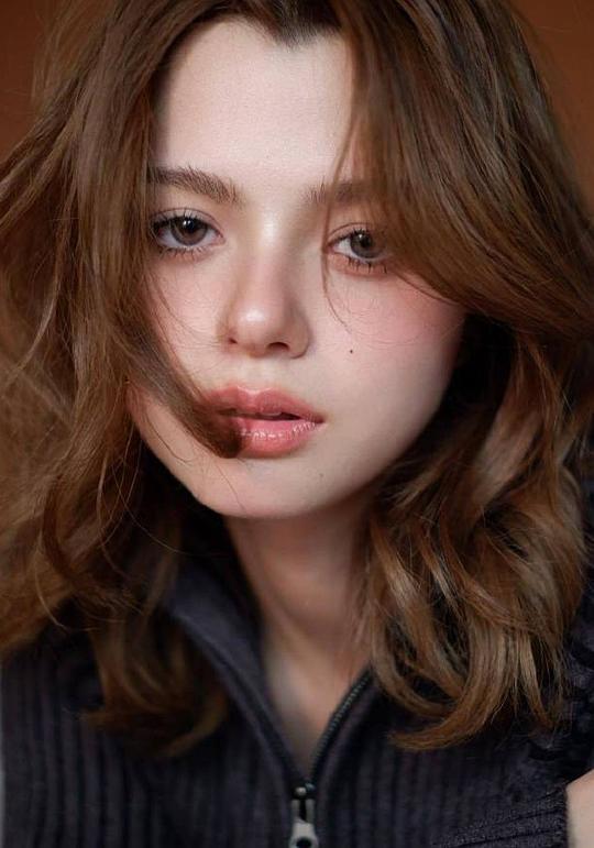 瑞玫高·阿瑟农 Rebecca Armstrong照片
