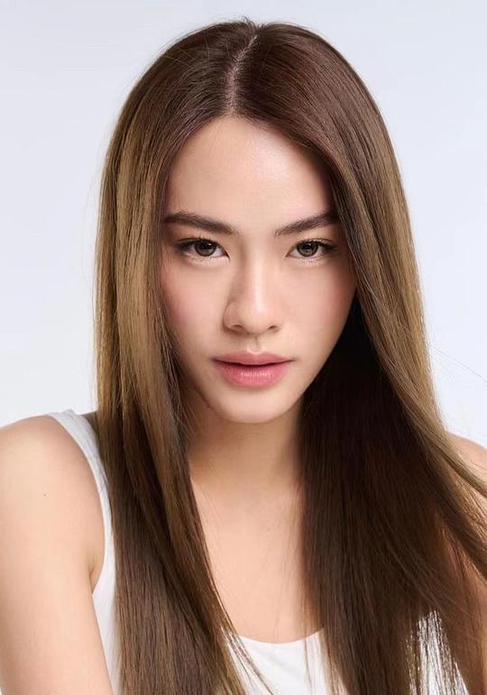 塔诵·格林尼恩 Thasorn Klinnium照片