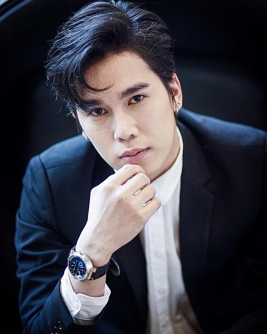 捷古艾尔·坦纳帕特 Jaguar Thanapat照片