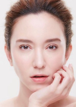 克劳迪娅·查可拉班杜·那·阿育他亚 Claudia Chakrabandhu Na Ayudya照片