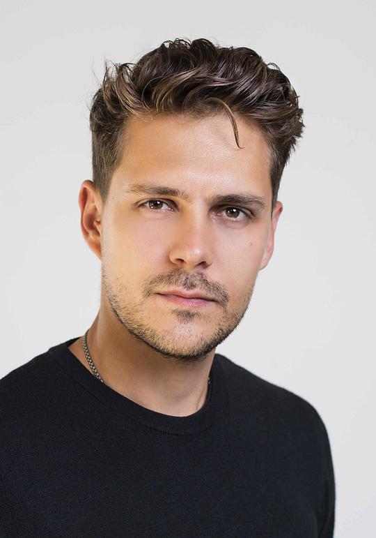 米洛斯·比柯维奇 Milos Bikovic照片