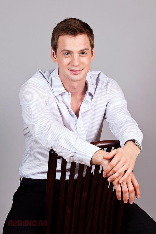 亚历山大·索科洛夫斯基 Aleksandr Sokolovskiy照片