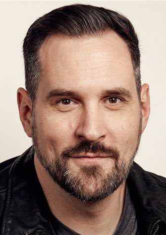 特拉维斯·威林厄姆 Travis Willingham照片