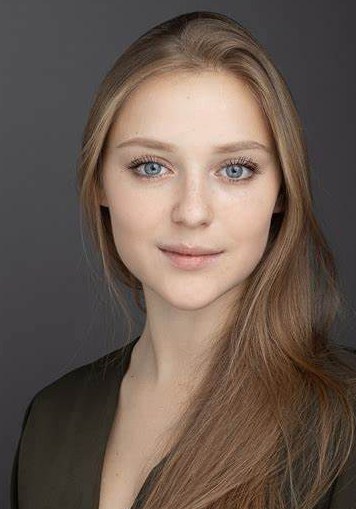 波琳娜·多马诺娃 Polina Domanova照片