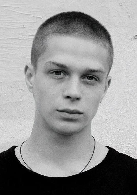 格列布·卡柳日尼 Gleb Kalyuzhnyy照片