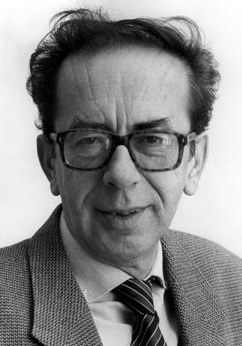 伊斯梅尔·卡达莱 Ismail Kadare照片