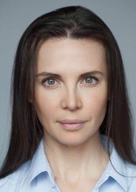 安龙娜·科兹列娃 Alyona Kozyreva照片