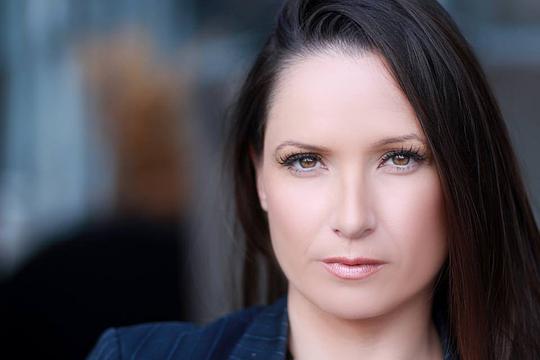 Carrie Eklund照片