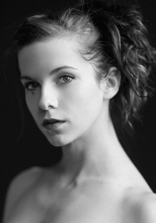 珍妮佛·奎寇斯基 Jennifer Krukowski照片