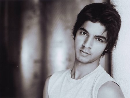 Ishan Davé照片