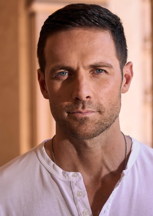 迪兰·布鲁斯 Dylan Bruce照片