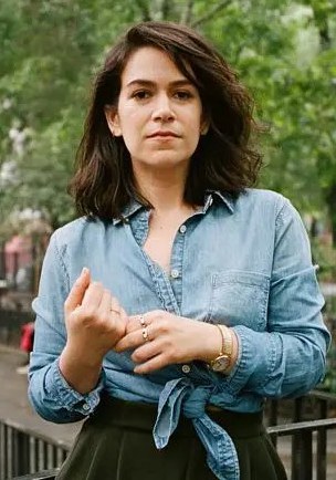 艾比·雅各布森 Abbi Jacobson照片