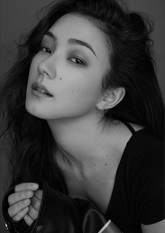刘承羽 Natasha Liu Bordizzo照片