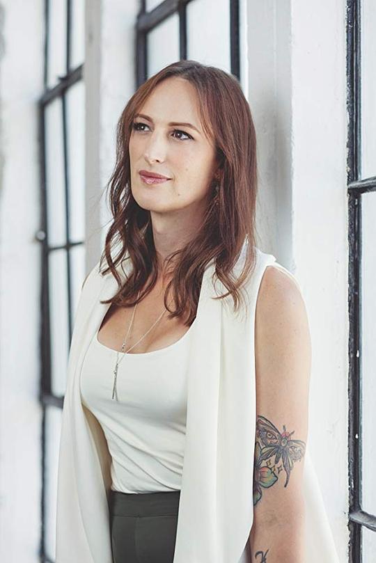 珍·理查兹 Jen Richards照片